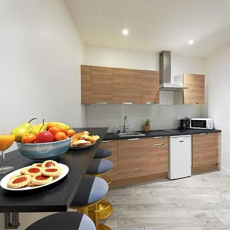 Modern Studio- Francois Mitterand Library Appartement