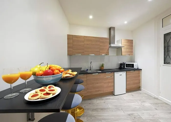 Modern Studio- Francois Mitterand Library Appartement